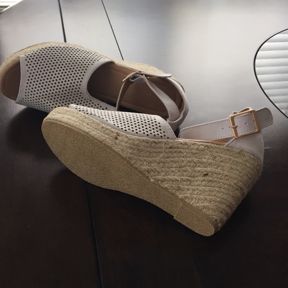 Shoes - Picture 3 of 6